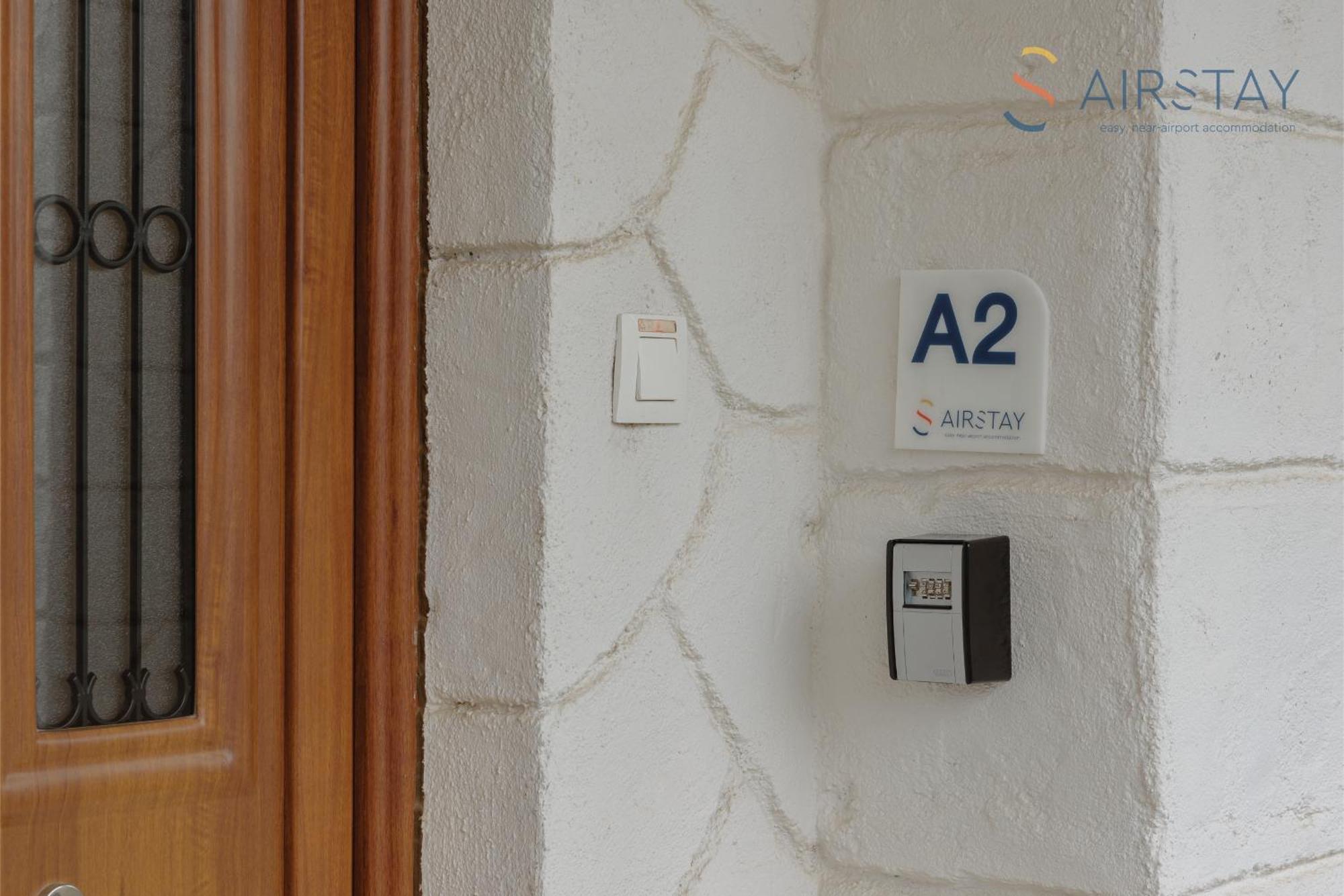 Ryze Apartments Airport By Airstay Artemida  Exterior photo