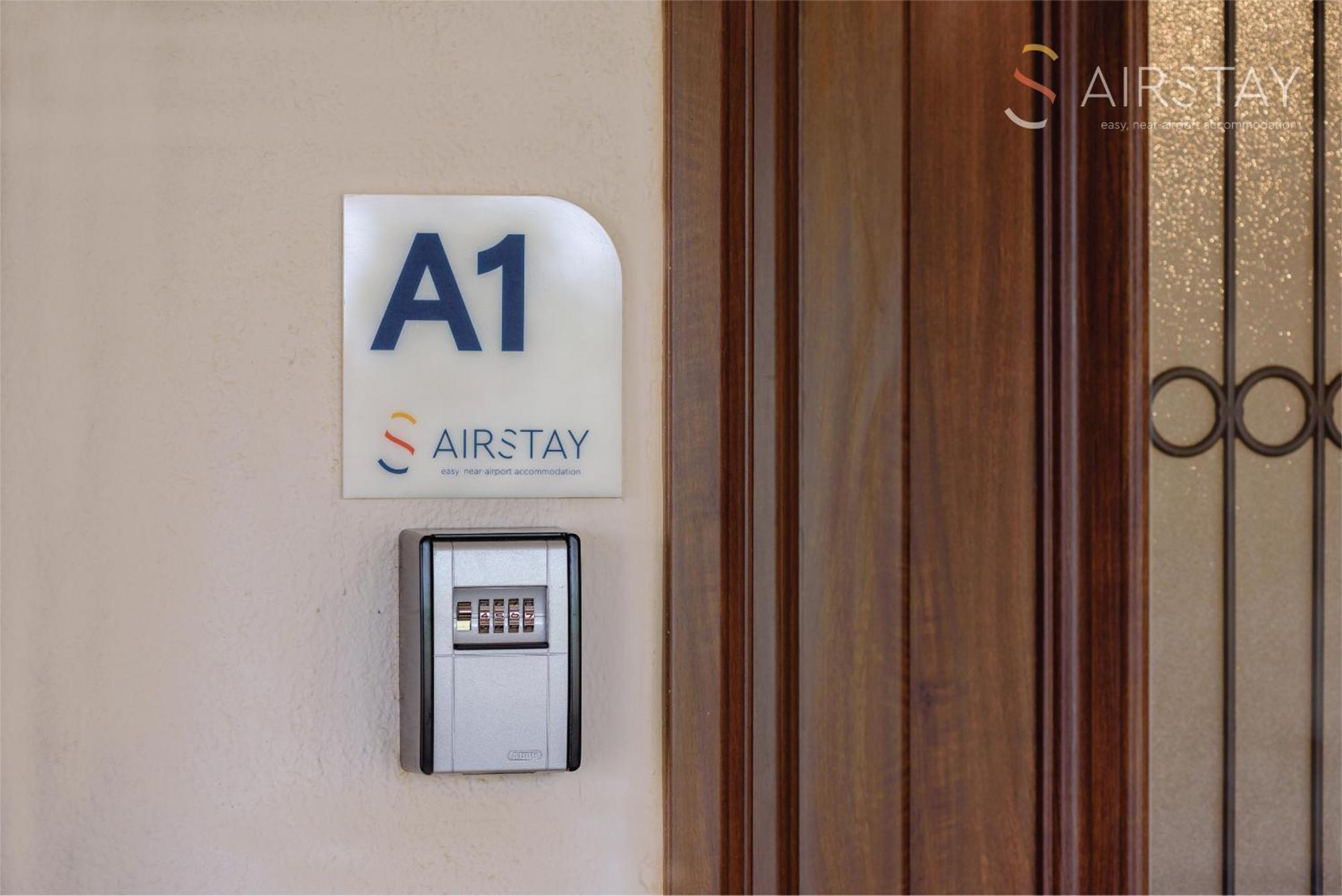 Ryze Apartments Airport By Airstay Artemida  Exterior photo