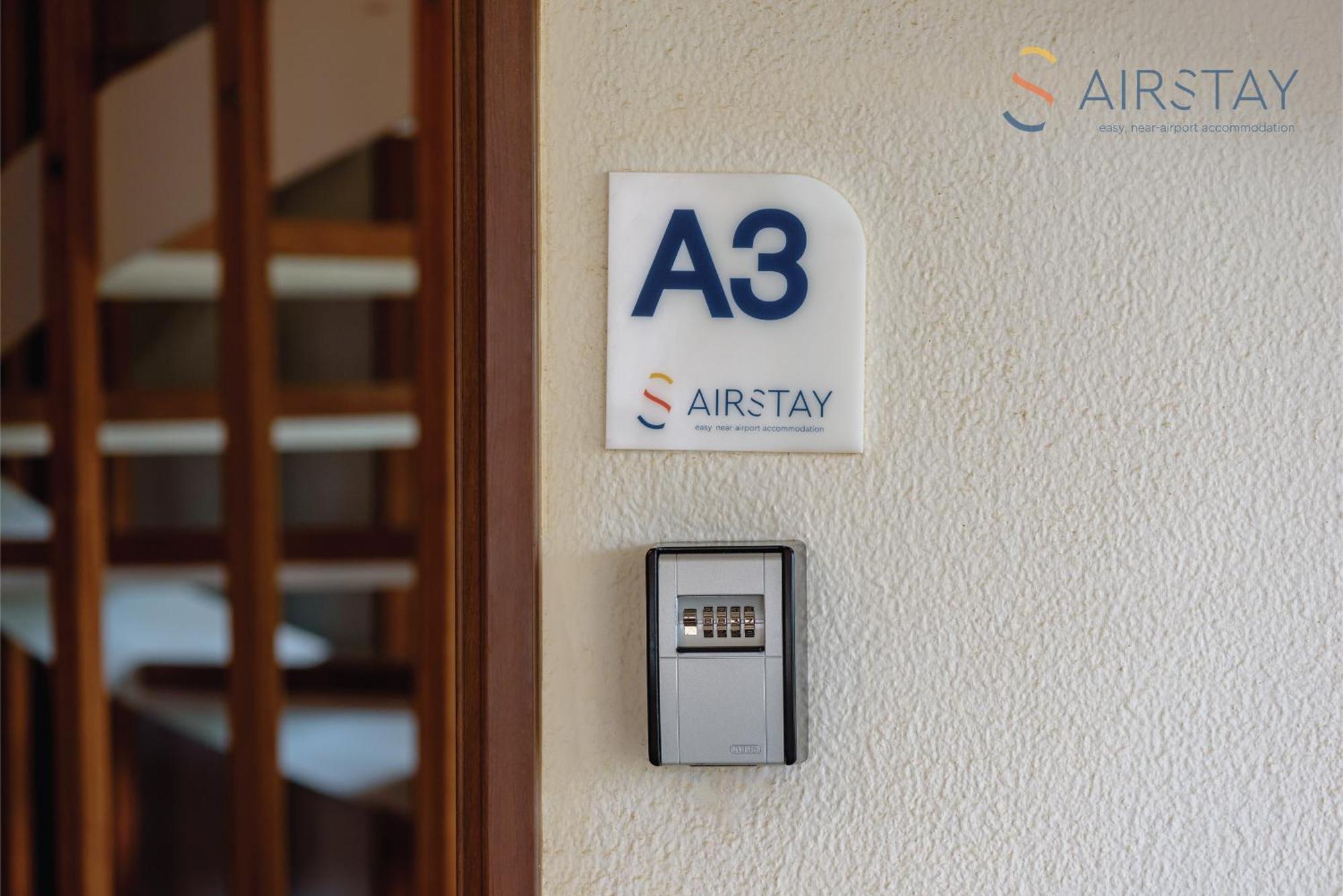 Ryze Apartments Airport By Airstay Artemida  Exterior photo